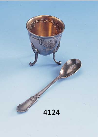 Eierbecher mit orig. L”ffel, Frankreich um 1910, 950er Silber, klassizistisch, barockeElemente, Meistermarke Ravinet d'Enfert, L”f- fel ...
