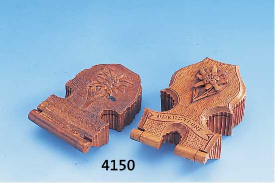 Konvolut 3 Taschenuhr-Beh„lter, deutsch um 1860-1900, alpenl„nd. Schnitzerei, auf Vorder-seite jeweils Darst. eines Edelweiáes, 1x ...