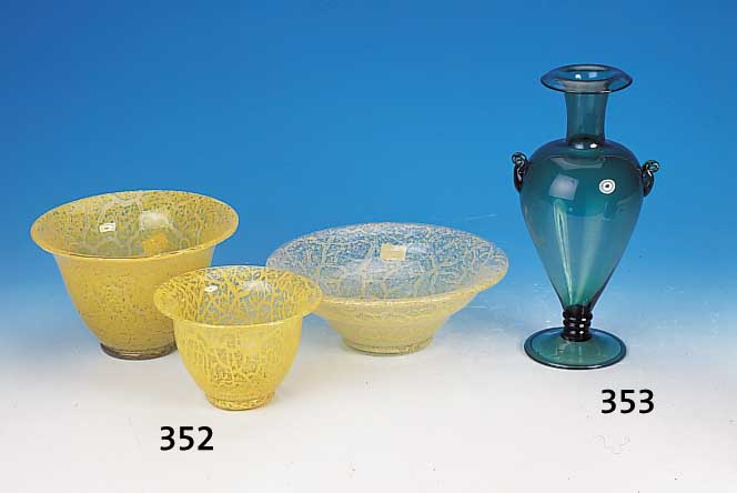 Vase, Jean Beck, um 1910, grünes farbloses Glas, unsign., Balusterform, H. 31 cm
