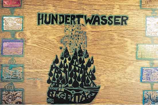 HUNDERTWASSER, FRIEDENSREICH, DECKBLATT ZUR REGENTAG-MAPPE, METALLFOLIENDRUCK AUF HOLZ, NUM. 109/3000, HANDSIGN., CA. 70 X 52 CM, ...