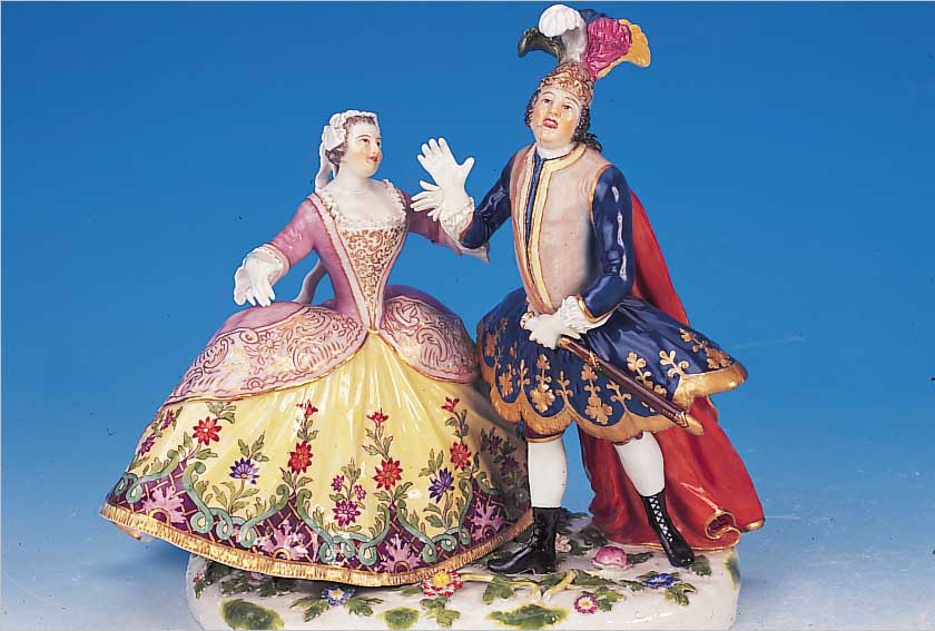 Große Porzellanfigurengruppe, Meissen, um 1880 Fürst und Edeldame, fein bunt bemalt, Sockel mit vollplastischen Blüten besetzt, ...