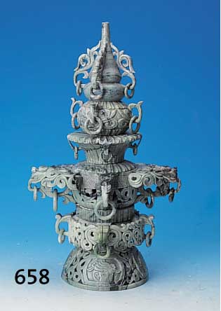 Zierpagode, China, 20. Jh., Jadeit, reich geschnitzt z.T. in Durchbrucharbeit, frei geschnittene Ringe, H. ca. 48 cm