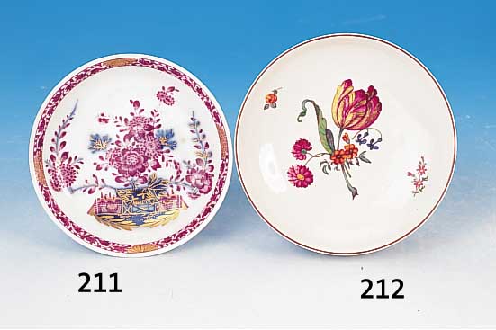 ZIERTELLER, HöCHST, UM 1765-70, PORZELLAN, BUNTE BLUMENBOUQUETMALEREI, H. CA. 3.5 CM, D. CA. 13 CM