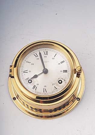 WEMPE Schiffswanduhr m. Glasenschlagwerk, Messing verg., Blatt vers., 8-Tage Laufleis- tung, Schlüssel anbei, um 1960, D. 14 cm, ...