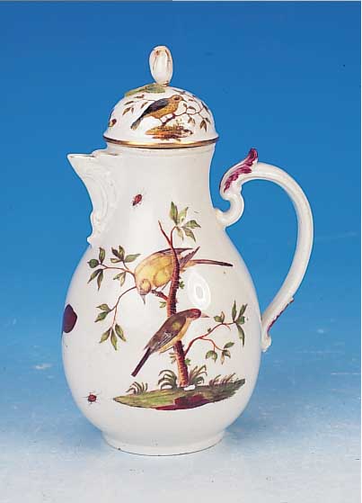 Deckelkännchen, Ludwigsburg, um 1770-75, Porzellan, fein bunt bemalt mit Vogelpaaren inGeäst, Schmetterling und Insekt, Deckel sek., Knauf ...