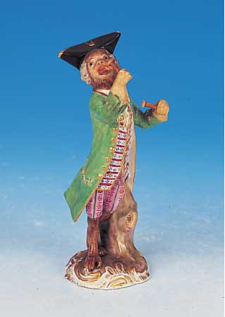 FIGUR AUS DER AFFENKAPELLE, MEISSEN, UM 1840, PORZELLAN, BUNT BEMALT, GOLDSTAFFAGE, H. CA. 15 CM.