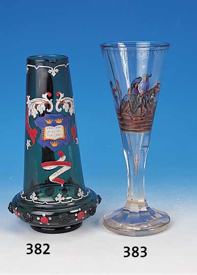 Pokal, wohl Steinschönau, um 1910, farbloses Glas, bemalt, z.T. Schwarzlotmalereifacettierter Fuß, Höhe: 32,5 cm