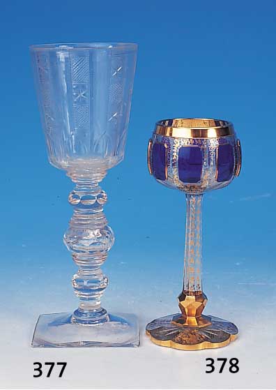 Pokalglas, Böhmen, um 1900, farbloses Glas, blaue Kartuschen, Goldmalerei,Höhe: 19,5 cm