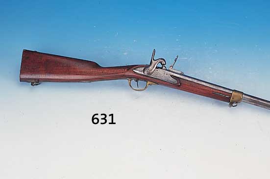 Percussionsgewehr, Frankreich, sign. de S. Etienne, 19. Jh., Nußbaumschaft, Vorderlader, Stab fehlt, Funktion nicht geprüft, ...