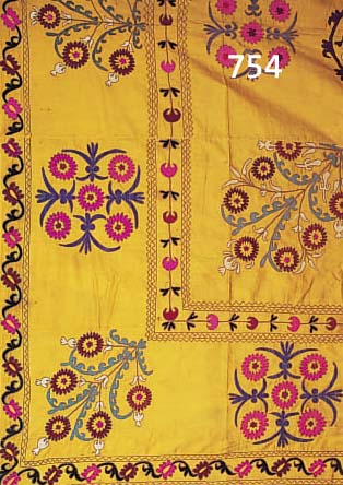 SUSANI-STICKEREI, TURKMENISTAN, SAFRANGELBESBAUMWOLLGRUNDGEWEBE MIT REICHER FLORALER FLACHSTICHSTICKEREI, EHEMALS WANDBEHANG, CA. 219 X 221 CM