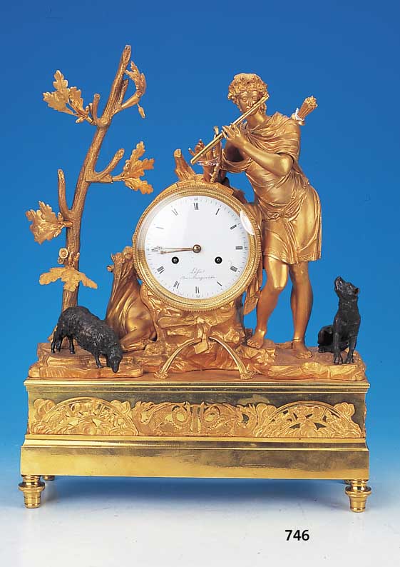 Große Pendule, Frankreich, um 1800, reich verzierter und zum Teil vergoldeter Bronzeguß, verstellbare Füße, im Sockel Appli-ken vier ...