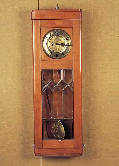Wanduhr, Gustav Becker, Brauna in Böhmen, um 1925, helles Holzgehäuse, Schwungbereich desPendels facett. verglast, zweigeteiltes Mes- ...