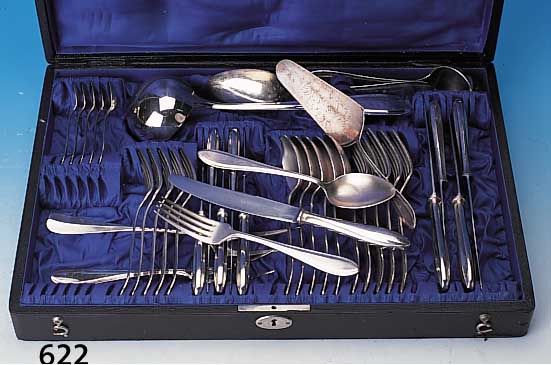Besteck, Krupp Berndorf, um 1920, 90er Silberauflage, best. aus 5 gr. Messern und sechs gr. Gabeln, 6 Löffel, 5 kl. Messer und 5 kl. ...