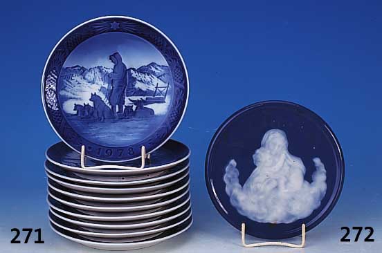 Konvolut 10 Weihnachtsteller, Royal Kopen- hagen, Unterglasurbemalung, D. 18 cm 1970-1979