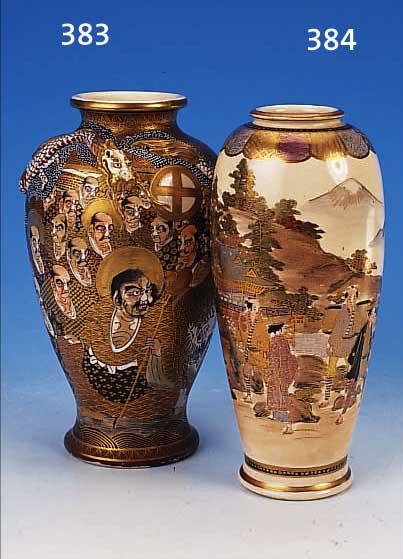 VASE, JAPAN, UM 1880-90, STEINGUT, REICH BUNT BEMALT MIT GOLDBROKATSTIL, LEICHT BERIE- BEN, H. CA. 32 CM