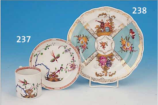 TASSE MIT UNTERTASSE, MEISSEN, UM 1774-1814, PORZELLAN, FELS- UND VOGELDEKOR, SCHöNE BE- MALUNG, MIN. CHIP AM TASSENFUß, H. CA.6.3CM, MALERMARKE ...