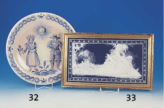 Porzellanbild, Villeroy & Boch, 20. Jh., blaues und weißes Bisquitporzellan, Venus und Bacchus, erhabener Dekor, num. 117/2000 Maße ca. ...