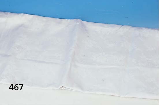 GROßE TISCHDECKE, DEUTSCH, WOHL UM 1910, LEINEN, Z.T. MIT DURCHBRUCHARBEIT, 340 X 170 CM, DEKORATIV, L. ALTERSSPUREN
