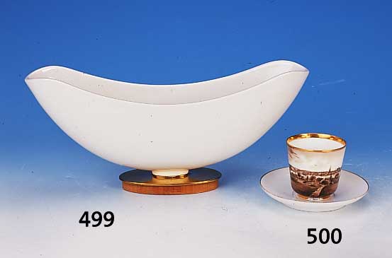 Tasse mit Untertasse, Altwasser/Schlesien, um 1860, Porzellan, mit feiner Camaieu- Malerei in Sepia, Ansicht von Kiel, Goldrand, H. ...