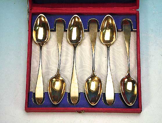 SECHS LöFFEL, PFORZHEIM, UM 1810/20, SILBER VERGOLDET, SIGN. KLEMANN, L. 14.5 CM L. GEBR.SPUREN