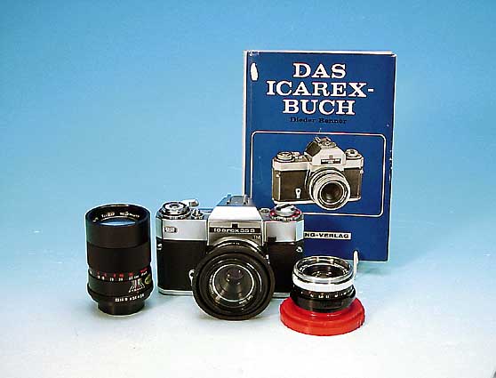 Zeiss Ikon Icarex 35S TM Bj. ca.1970; mit Tessar 50mm 1:2.8, Skoparex 35mm 1:3.4 und Vivitar 135mm 1:2.8; mit Lederbereitschafts- tasche, ...