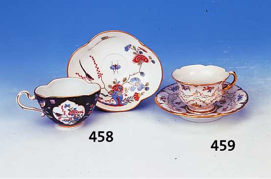 Mokkatasse, Meissen, um 1924-33, Porzellan, Streublmchen, reiche Goldstaffage, Prunkde- korn, H.5.5 cm