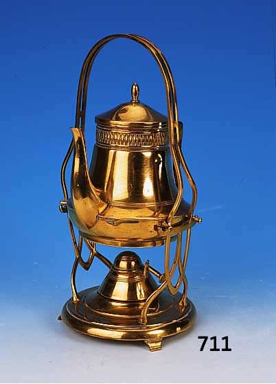 Teekanne mit Stövchen, Entwurf Albin Müller, um 1900-10, Messing, reiner Jugendstildekor,H. ca. 37 cm