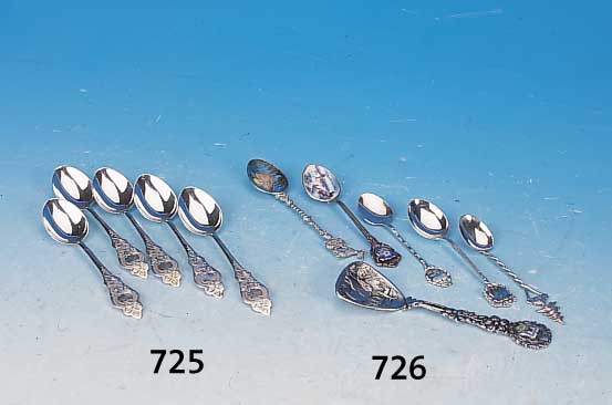 12 kl. Löffel, deutsch, um 1900, 800er Silber, ziseliert, Barockstildekor, L.13 cm