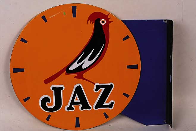 EMAIL- AUSLEGERSCHILD JAZ, EMAILLERIE ALSACIENNE, STRASBOURG, BEIDSEITIG EMAIL- LIERT, CA. 60 X 49 CM