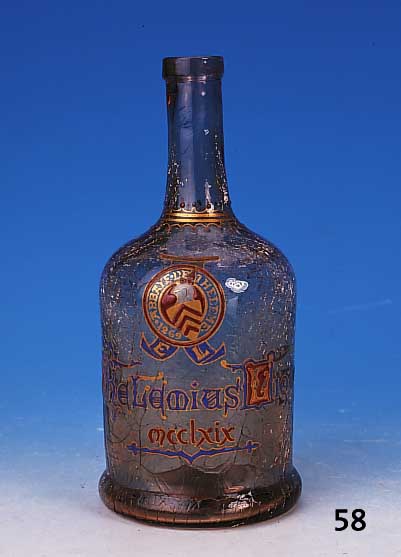 Lik”rflasche, Gall‚, um 1900, sog. Eisglas, rauchfarben, mit Emailfarben be-malt, ohne Verschluá, am Boden signiert, H. 24cm