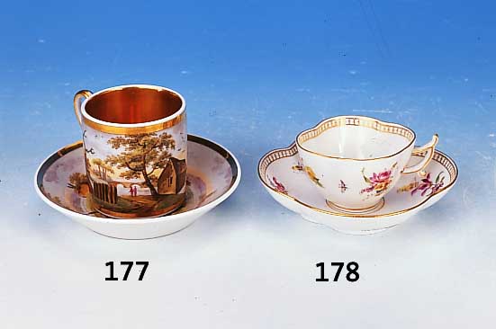 Tasse mit Untertasse, Meissen, um 1870, Porzellan, sch”ne Bemalung, kl. Blumengebinde mit Insekten, Goldstaffage, H. ca. 4 cm
