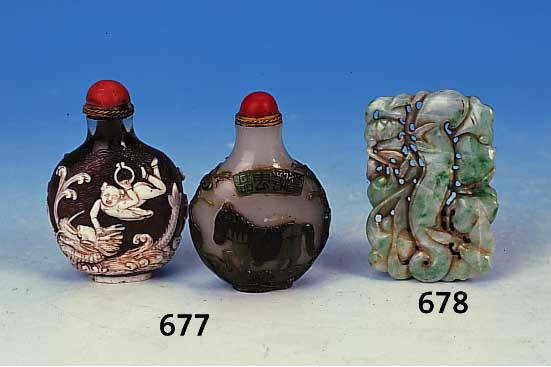 kleine Schnitzerei, China, Jade, Blumen und Obst, 6.3 x 5 cm