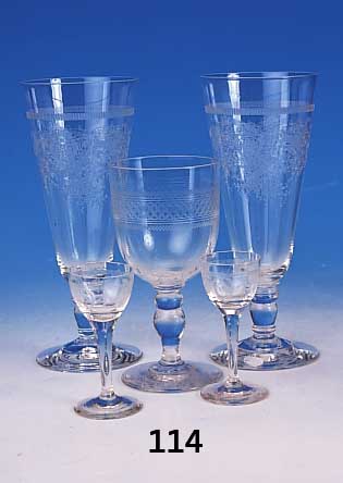 Konvolut aus 18 Gl„sern, deutsch, um 1900, farbloses Glas mit Diamantgravuren, 2 x 6 Weingl„ser H. ca. 19 bzw. 14 cm, sechs ...