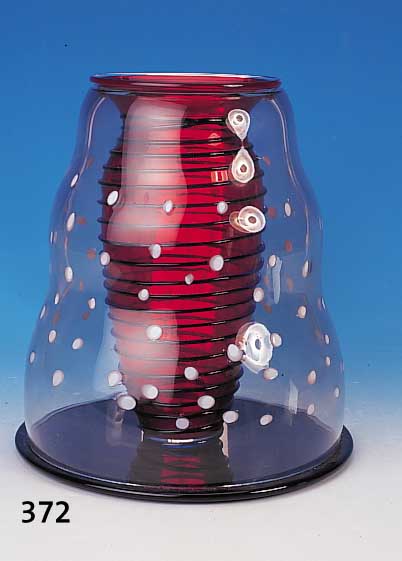 Blumenvase, Venini, Entwurf Marco Zanini, best. aus einem schwarzem Glasteller, einem inneren Vasenteil aus rotem Glas mit saphir farbenem ...