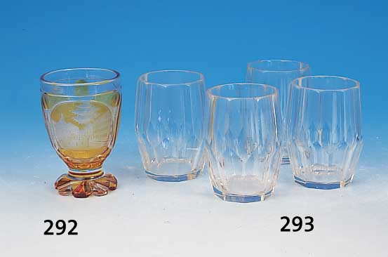 Badeglas, Böhmen, um 1890/1900, farbloses Glas, partiell gelb gebeizt, in zwei Kartu- schen gravierte Ortsansichten von Rippoldsau, l. ...