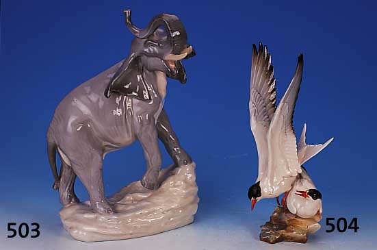 Porzellanfigur, Hutschenreuther, sign. Granget30er Jahre, Möwenpaar, bunt bemalt, H. ca. 35,5 cm