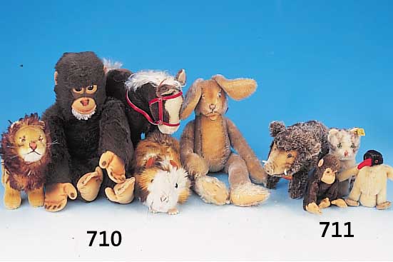 Konv. von Steiftieren, 60er/70er Jahre, a) Meerschweinchen, H:10cm , L:20cm b) Lulac- Hase, H:45cm c) Affe, H:40cm d) Pferd, H:22cm,L:35cm e) ...