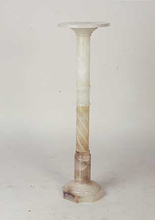 Blumensäule, Frankreich, um 1900, Alabaster, zweiteilig, H. ca. 90 cm, D. 25 cm