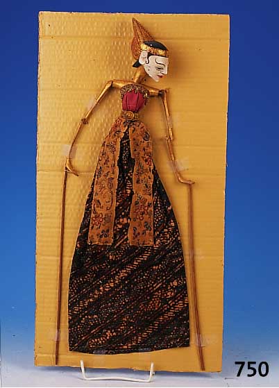 Schattenspielfigur, wohl Java, um 1900, Holz geschnitzt, Stoffkleidung, l. Alters- spuren, H. 54 cm