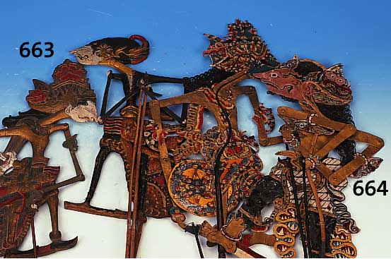 Zwei Schattenspielfiguren, wohl Indonesien, Ende 19. Jh., Holz, geschnitzt, bemalt, H. ca. 52 cm