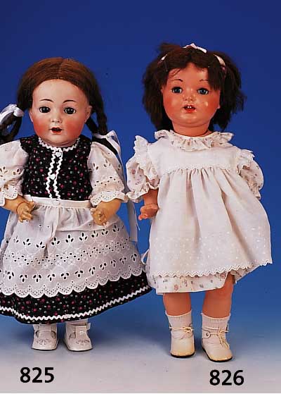 Porzellankopfpuppe, Hertel & Schwab, um 1910, Massek”rper, 2 1/2 braune Schlafaugen, am Auge rest., zwei Finger rest., H. ca. 52 cm, zwei ...