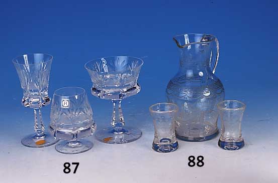 Gl„serset aus 18 Gl„sern, Jugoslawien, 80er J., schweres mundgeblasenes Kristallglas, reich geschnitten u. geschliffen: best. aus: 6 ...