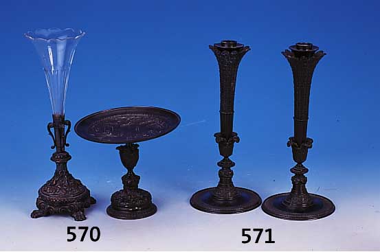 Ziervase u. Fuáschale, Historismus, um 1900, Bronze und Metallguá, verziert, facettierter Glaseinsatz, 32/17 cm