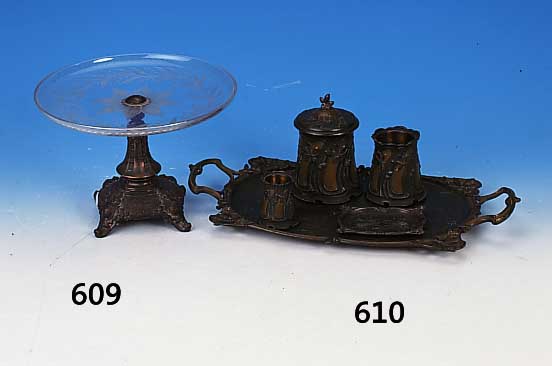 Fuáschale, Historismus, um 1900, gepr„gter Metallfuá, geschliffener Glaseinsatz, H. 18cm,D. 25 cm