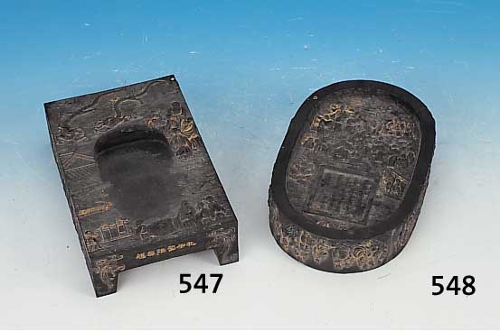 Großer Tuschestein, China um 1900, reich verziert, Lack, beidseitig reliefiert, mit reicher Personenstaffage vergoldet, ...