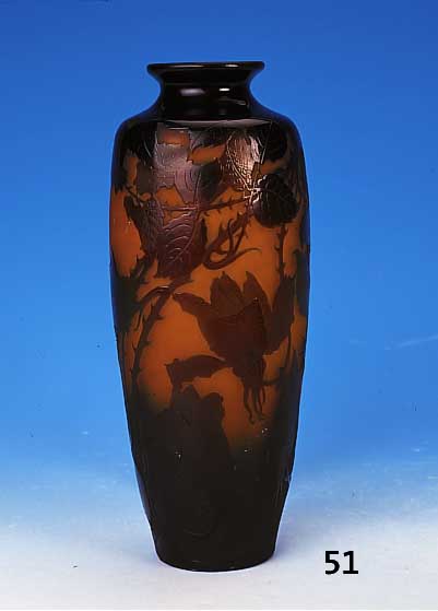 Vase, Frankreich, sign. d'Argenthal, um 1910- 12, Schichtglas mit orangeroten Einpude- rungen, grn und braun berfangen, geschnit- ten ...