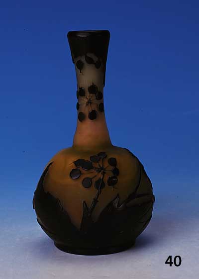 Vase, Frankreich, sign. Gall‚, um 1920, Schichtglas mit grnen Einpuderungen, dunkel- braun berfangen, geschnitten und geschliffen,floraler ...