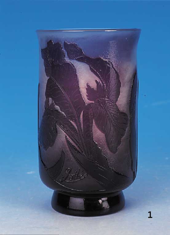 Bechervase, Frankreich, sign. Gall‚, um 1895- 1900, Schichtglas mit violettem šberfang, geschnitten, geschliffen, ge„tzt und poliert, ...