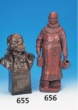 Skulptur, Terrakotta, um 1920, patiniert, Mönch mit Lampe und Weinkanne, min. Altersspuren,H. 50cm