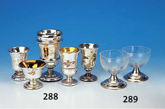 Konvolut fünf Teile Bauernsilber, deutsch, 2. Hälfte 19. Jh., Glas, Reste alter Bemalung, 10 - 16 cm